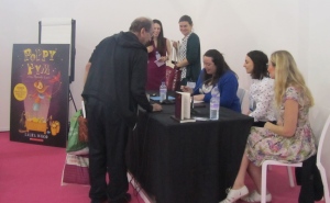 Laura Wood signing, Poppy Pym and the Pharaohs Curse